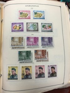 INTERNATIONAL COLLECTION – 1960-1965 ABU DHABI TO KUWAIT – 419201