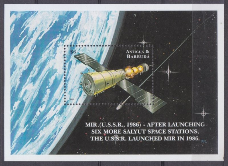 1999 Antigua and Barbuda 2934/B424 International Space Station Mir