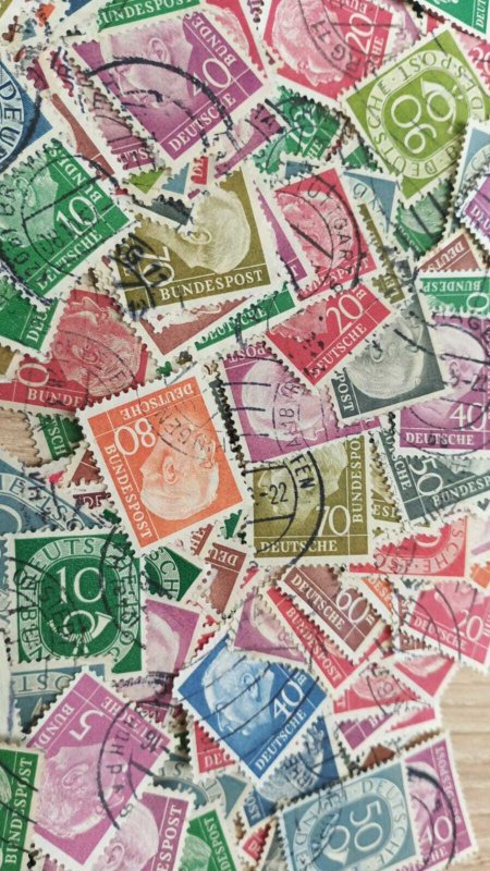 Germany Bundes used stamp stock for study 70 grams of Heuss President