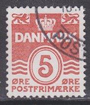 Denmark sc#793 1989 5o Wavy Lines defin used