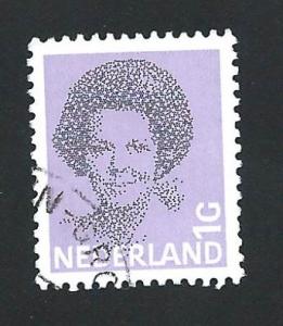 Netherlands SC# 624 - (1g) - Queen Beatrix, lt violet, used