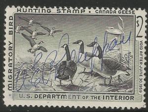 UNITED STATES  RW25  SIGNED,  CANADA GEESE,  HUNTING PERMIT STAMP