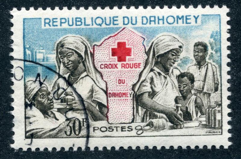 159 - 30f - Dahomey - Used NHOG - Red Cross Nurses and Map