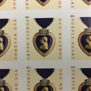 4529    Purple Heart    MNH  Forever sheet of 20    FV $11.00    Issued In 2011