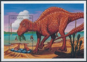 [109261] Grenada 1997 Prehistoric animals Dinosaurs Maiasaura Sheet MNH