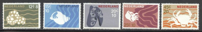 Netherlands Scott B419-23 MNHOG - 1967 Marine Life - SCV $1.95