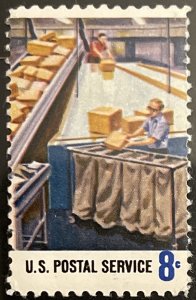 Scott #1492 1973 8¢ Postal Service Employees Sorting Parcels MNH OG XF