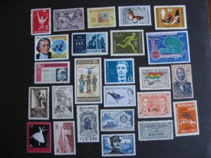 WW 25 different mint singles each catalogued at one time $1.75 - $2.15