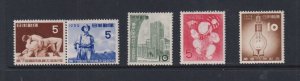 Japan - 4 mint sets from 1952-53, cat. $ 49.25