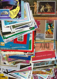 Worldwide Souvenir & Miniature Sheets Approximately 650-700 different