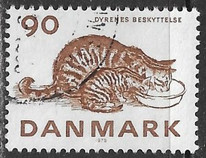 Denmark ~ Scott # 582 ~ Used ~ Cats