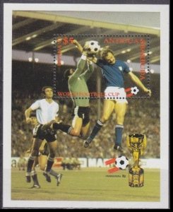 1982 Antigua and Barbuda 663/B60 1982 FIFA World Cup in Spain 10,00 €