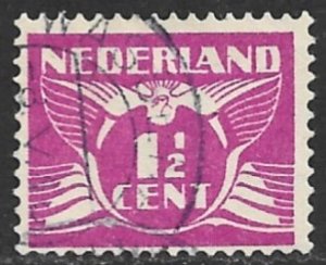 NETHERLANDS 1926-39 1 1/2c Gull Issue Sc 166 VFU