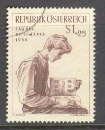 AUSTRIA Sc# B296 USED FVF Stamp Collector Looking at Album
