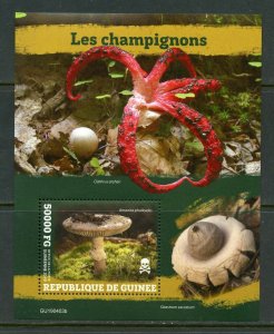 GUINEA  2019 MUSHROOMS   SOUVENIR SHEET MINT NH