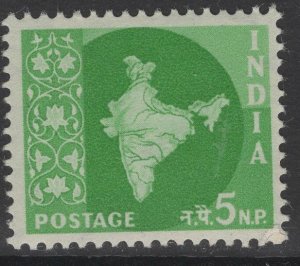 INDIA SG378 1957 5np BRIGHT GREEN MNH