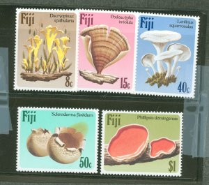 Fiji #500-4  Single (Complete Set)