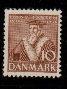 Denmark Sc 254 1936 10 ore Hans Tausen stamp mint