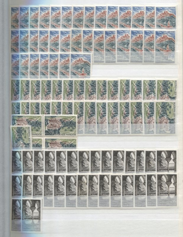 France Accumulation MNH CV$18400.00 1960-1999 Wholesale In 4 Albums