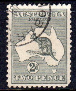 Australia 45 VF U CV$7.50