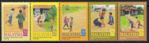 MALAYSIA SG888a 2000 CHILDRENS TRADITIONAL GAMES MNH