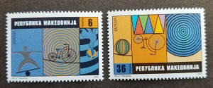 *FREE SHIP Macedonia Europa CEPT The Circus 2002 Bicycle Seal Ball (stamp) MNH