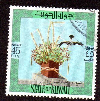 KUWAIT 590d USED SCV $4.00 BIN $1.25 BIRDS