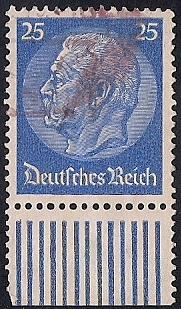 Germany #425 25pf President Paul Von Hindenburg used XF