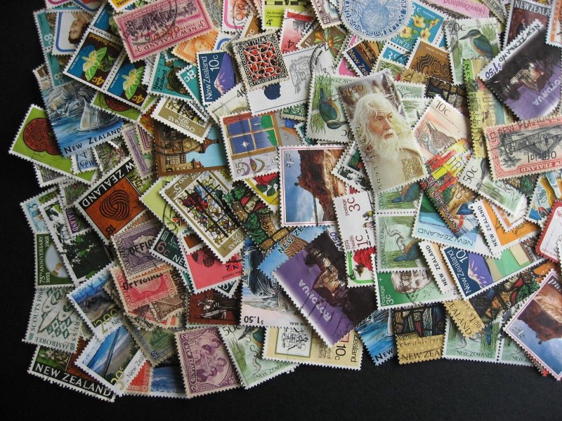 New Zealand scrap pile mixture (duplication, mixed condition) of 425 what lurks? 