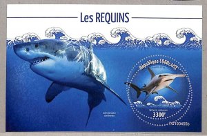 A4962 - TOGO - ERROR MISPERF, Souvenir sheet: 2019, Sharks, Marine life