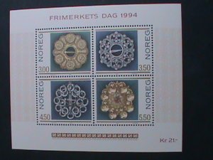 NORWAY 1994 SC# 1069 STAMP DAY-CARVING ARTS- MNH S/S SHEET VERY FINE