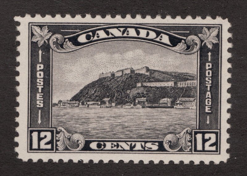 1930 Canada KGV Arch/Leaf Issue #174 Quebec Citadel 12¢ MNH - vf - est $100