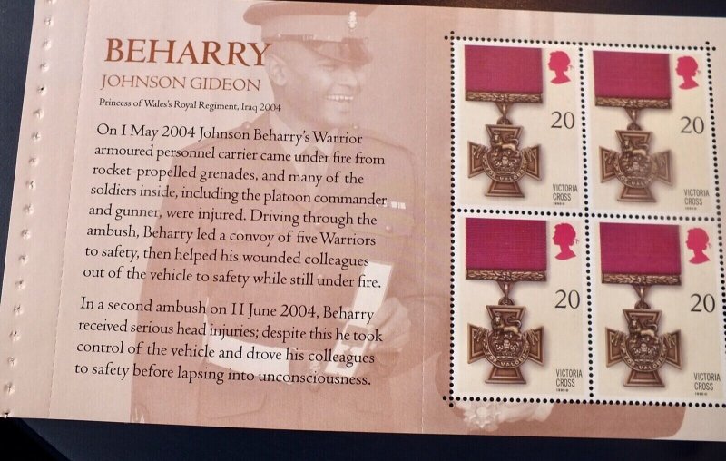 DX37 Victoria Cross Anniversary Prestige Booklet Complete - Cat £35 Superb U/M