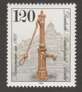 9N483 Water pump MNH