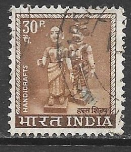 India 414: 30np Handicrafts, used, F-VF