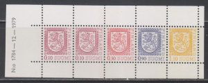 Finland,  1.1m Coat of Arms (SC# 555b) MNH BOOKLET PANE