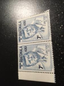 Guatemala sc C302 MNH pair