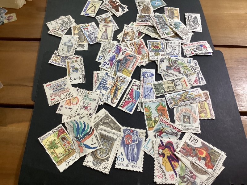 ICOLLECTZONE  Packet Czechoslovakia 100 diff Large Stamps (B600-43)