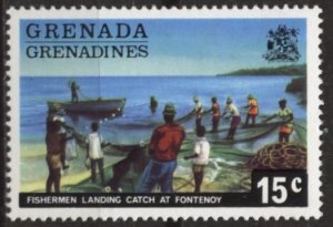 Grenada Grenadines 118 (mnh) 15c landing catch at Fontenoy (1975)