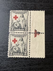 US SC # 702 MNH Pair