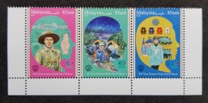 Malaysia 100 Years Girl Guides 2016 Scout (setenant stamp margin MNH *unissued