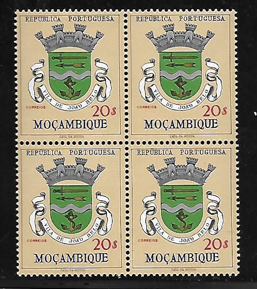 MOZAMBIQUE 422 MNH COAT OF ARMS, BLOCK OF 4