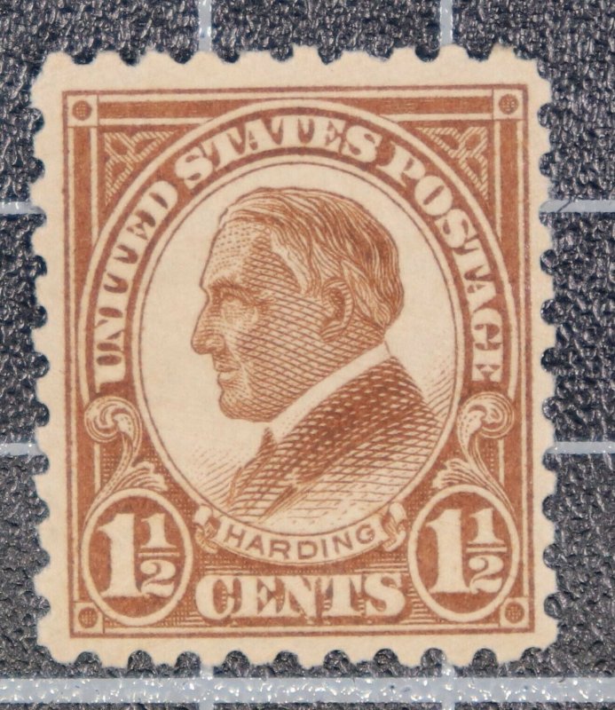 Scott 582 - 1.5 Cents Harding - OG MH - Nice Stamp - SCV $6.00