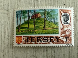 Jersey #8 MNH, 1p, Queen Elizabeth II and La Hougue Bie, 2024 SCV $0.25