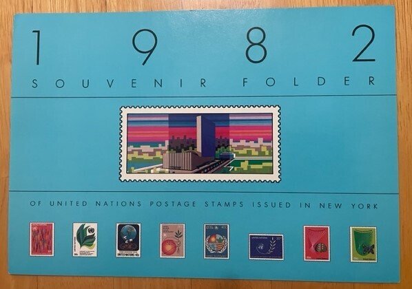 United Nations 1982 Year set with souvenir folder, NY, Geneva, Vienna & flags