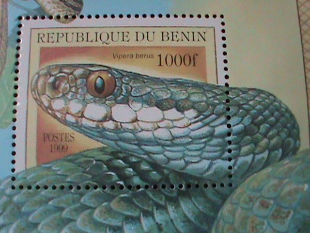 ​BENIN-1999-LOVELY-SNAKES-S/S  MNH-VF-HARD TO FIND-LAST ONE-WE SHIP TO WORLDWIDE