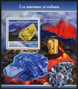 GUINEA  2017 MINERALS & VOLCANOES SOUVENIR SHEET MINT NEVER HINGED