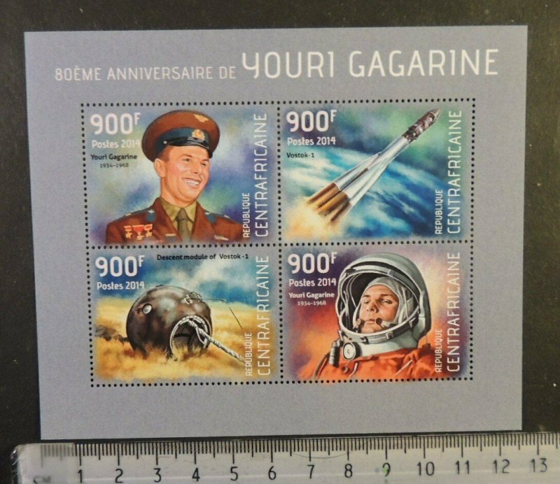 Central Africa 2014 yuri gagarin space astronaurs rockets vostok m/sheet mnh 