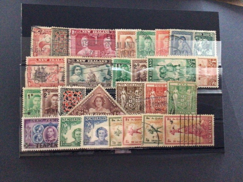 New Zealand vintage stamps on stock card Ref 57845