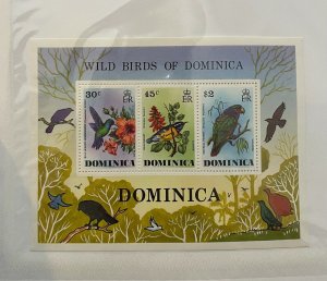 Souvenir Sheet Dominica Scott #491a nh